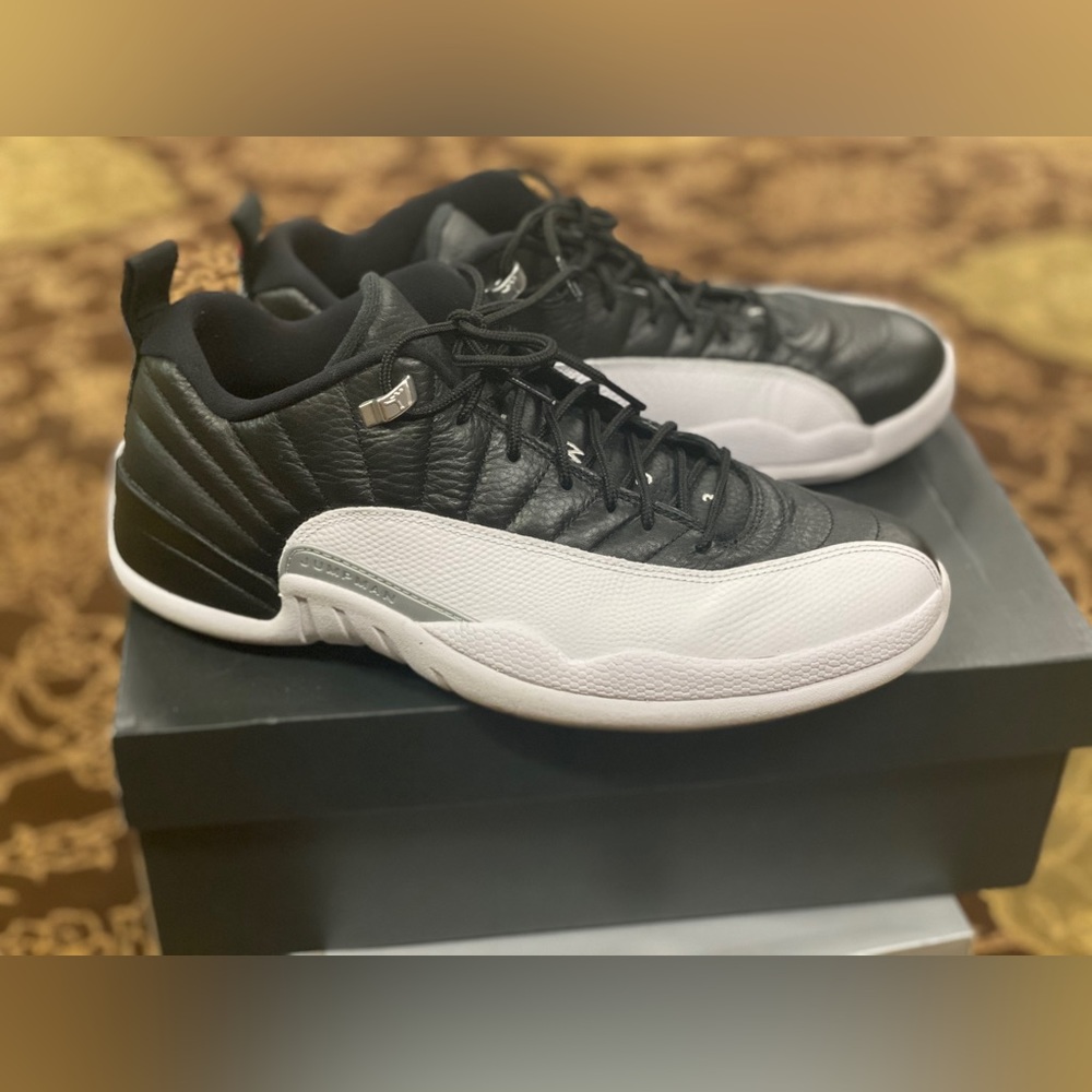 Air Jordan 12 low playoffs